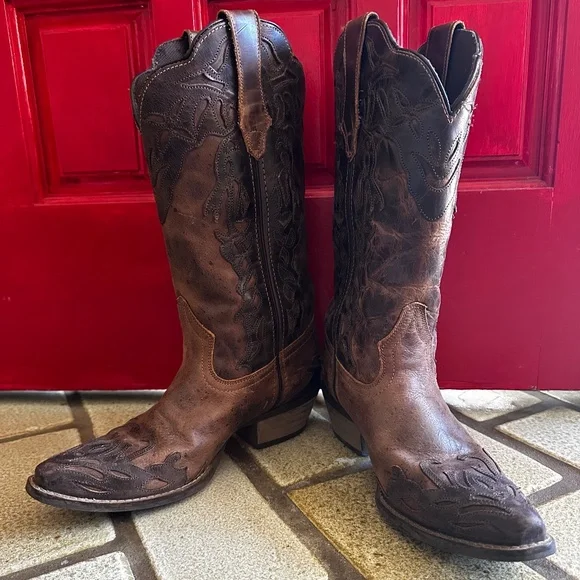 Women’s cowboy boots - Picture 1 of 9